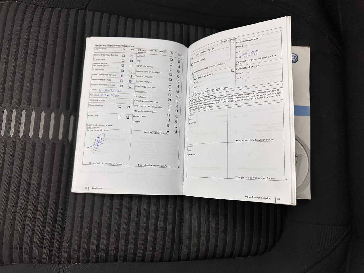 Volkswagen Tiguan 1.4 TSI Sport&Style *PANO | NAVI-FULLMAP | CAMERA | KEYLESS | HEATED-SPORTSEATS | ECC | PDC | CRUISE | PRIVACY-GLASS | 17''ALU*