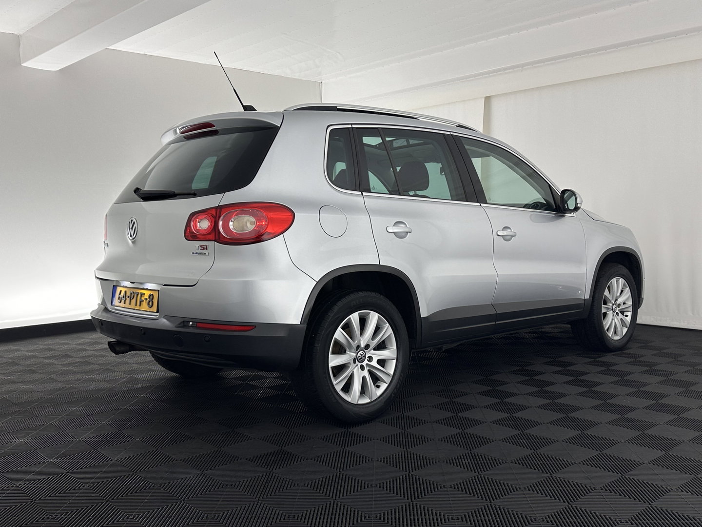 Volkswagen Tiguan 1.4 TSI Sport&Style *PANO | NAVI-FULLMAP | CAMERA | KEYLESS | HEATED-SPORTSEATS | ECC | PDC | CRUISE | PRIVACY-GLASS | 17''ALU*