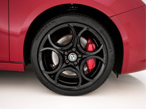Alfa Romeo Giulietta 1.6 JTDm Super Aut. *NAVI-FULLMAP | SPORTSEATS | SHIFTPADDLES | ECC | PDC | CRUISE | 18''ALU*