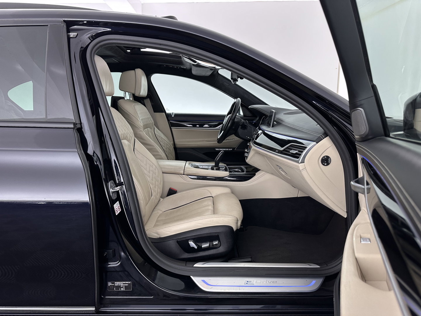 BMW 7 Serie 740Le xDrive iPerformance High Executive (Plug-In) Aut. *PANO | LEATHER | MASSAGE | HARMAN/KARDON | MEMORY-PACK | BLIS | TOPVIEW |  HEAD-UP | ADAPTIVE-CRUISE | FULL-LED | ENTERTAINMENT | DAB+ | ..