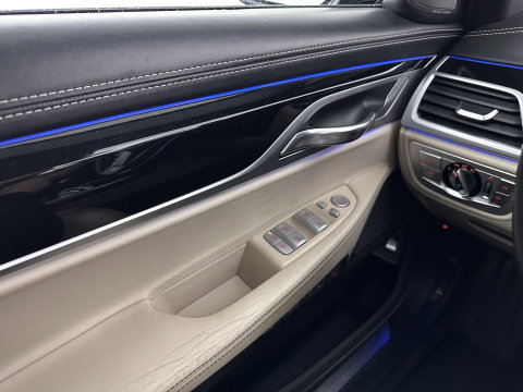 BMW 7 Serie 740Le xDrive iPerformance High Executive (Plug-In) Aut. *PANO | LEATHER | MASSAGE | HARMAN/KARDON | MEMORY-PACK | BLIS | TOPVIEW |  HEAD-UP | ADAPTIVE-CRUISE | FULL-LED | ENTERTAINMENT | DAB+ | ..