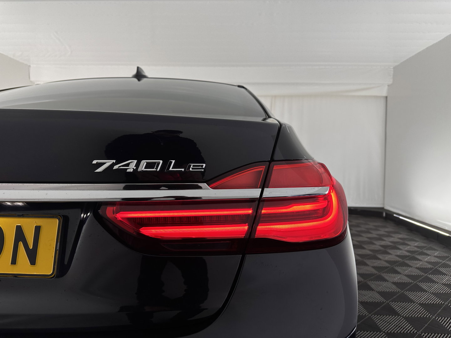 BMW 7 Serie 740Le xDrive iPerformance High Executive (Plug-In) Aut. *PANO | LEATHER | MASSAGE | HARMAN/KARDON | MEMORY-PACK | BLIS | TOPVIEW |  HEAD-UP | ADAPTIVE-CRUISE | FULL-LED | ENTERTAINMENT | DAB+ | ..