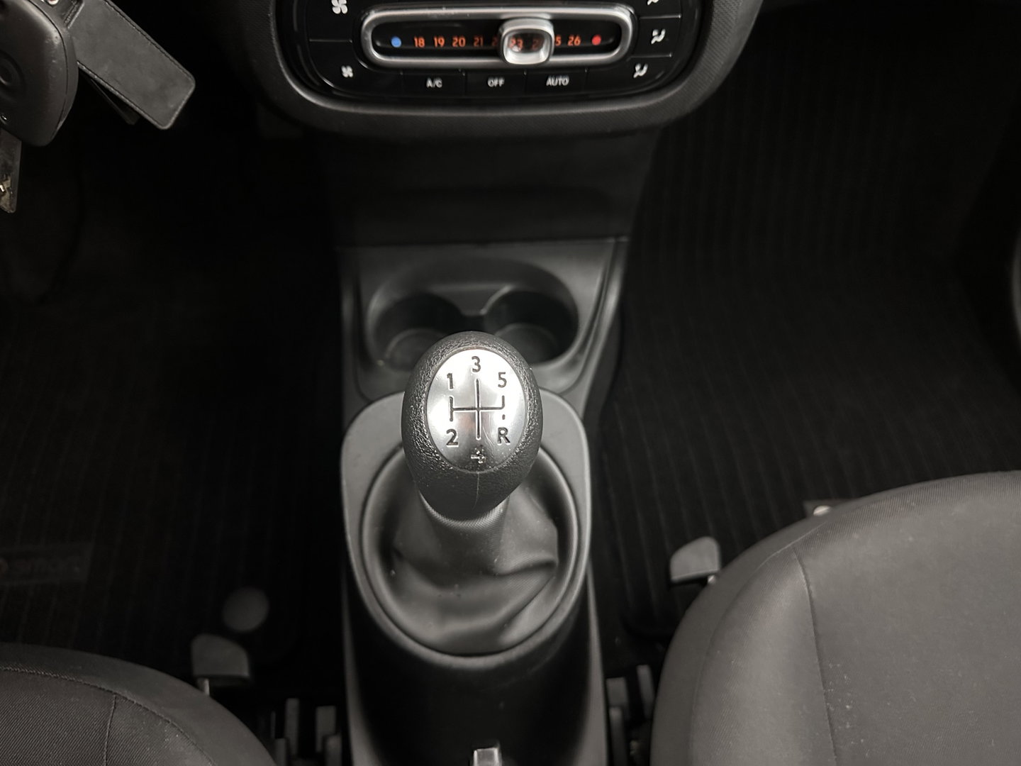 Smart Forfour 1.0 Essential Edition *AIRCO | CRUISE | COMFORTSEATS | RADIO-MP3*