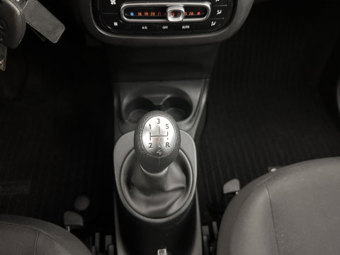 Smart Forfour 1.0 Essential Edition *AIRCO | CRUISE | COMFORTSEATS | RADIO-MP3*
