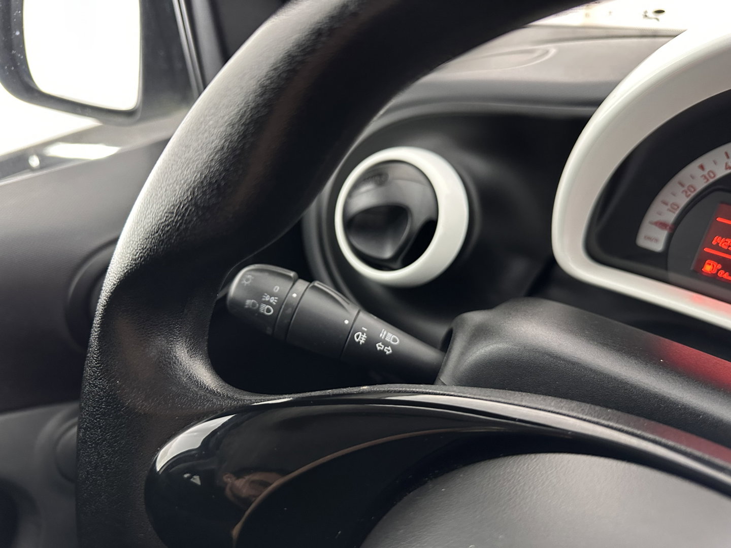 Smart Forfour 1.0 Essential Edition *AIRCO | CRUISE | COMFORTSEATS | RADIO-MP3*
