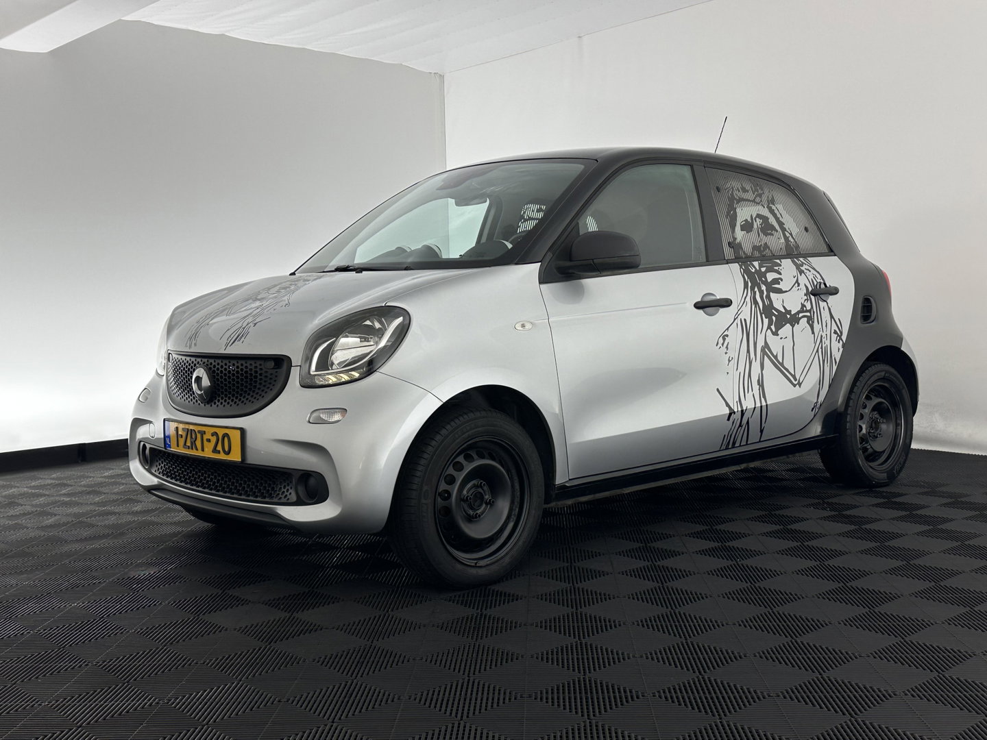 Smart Forfour 1.0 Essential Edition *AIRCO | CRUISE | COMFORTSEATS | RADIO-MP3*