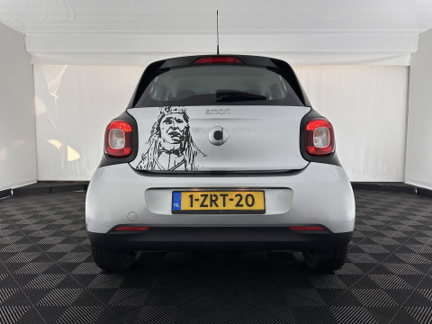 Smart Forfour 1.0 Essential Edition *AIRCO | CRUISE | COMFORTSEATS | RADIO-MP3*