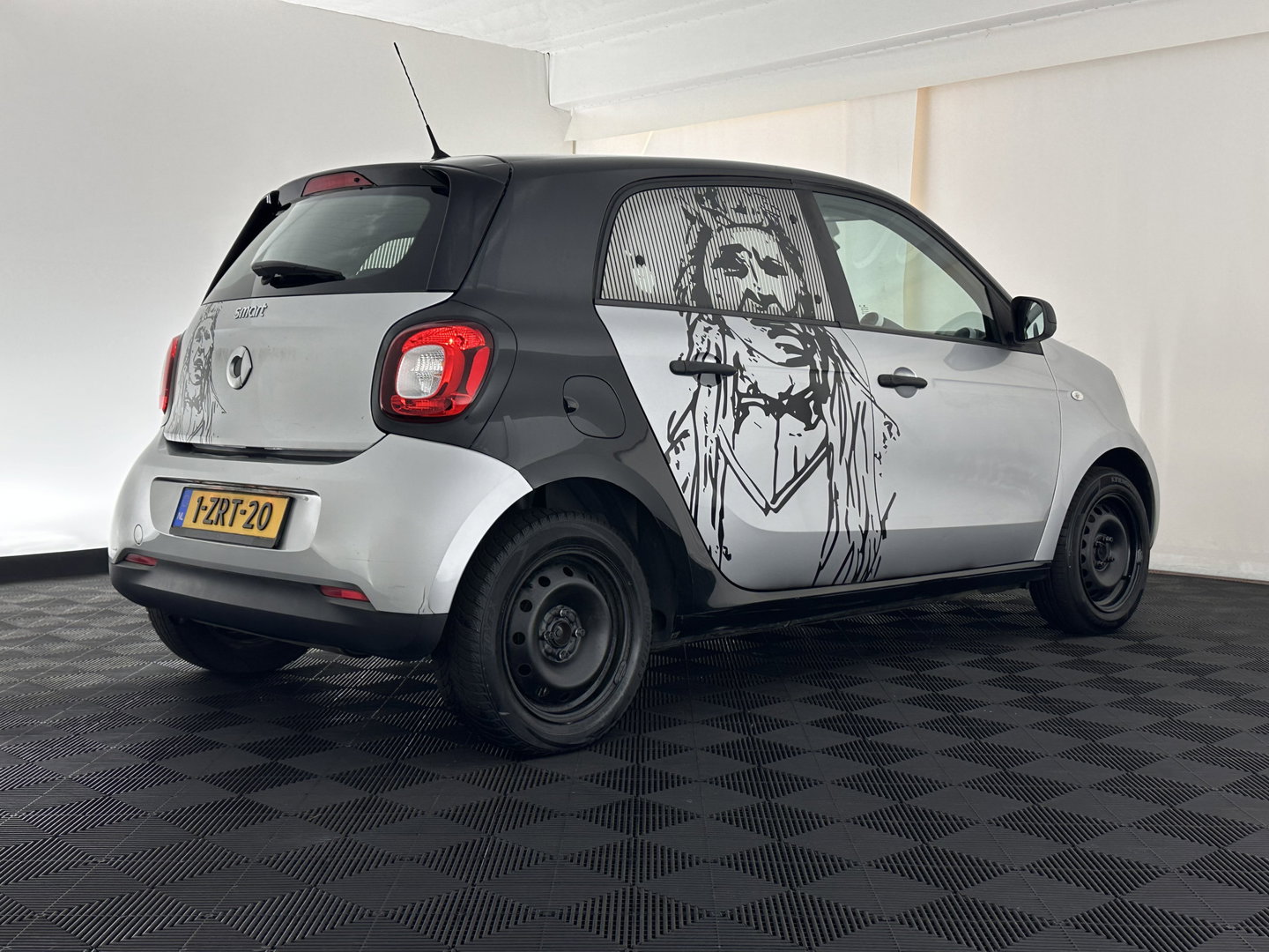 Smart Forfour 1.0 Essential Edition *AIRCO | CRUISE | COMFORTSEATS | RADIO-MP3*