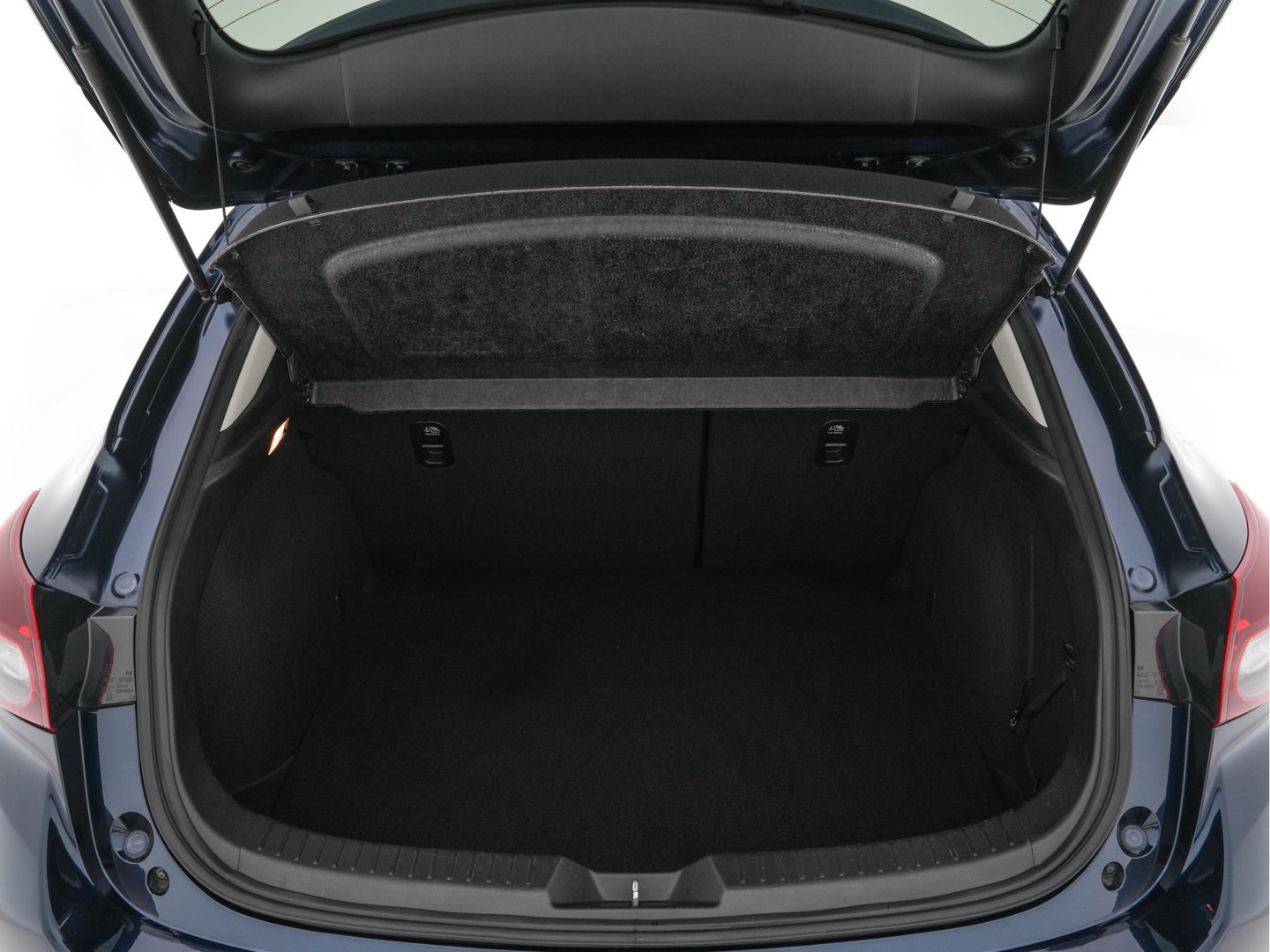 Mazda 3 2.2 SkyActiv-D 150 SkyLease *HEATED-COMFORTSEATS | NAVI-FULLMAP | DAB+ | PRIVACYGLASS | ECC | PDC | CRUISE | 18''ALU*