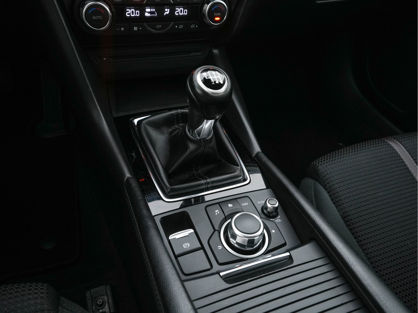 Mazda 3 2.2 SkyActiv-D 150 SkyLease *HEATED-COMFORTSEATS | NAVI-FULLMAP | DAB+ | PRIVACYGLASS | ECC | PDC | CRUISE | 18''ALU*