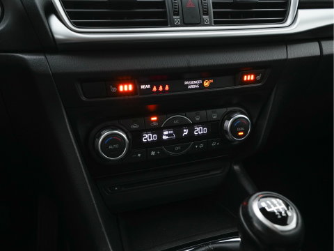 Mazda 3 2.2 SkyActiv-D 150 SkyLease *HEATED-COMFORTSEATS | NAVI-FULLMAP | DAB+ | PRIVACYGLASS | ECC | PDC | CRUISE | 18''ALU*