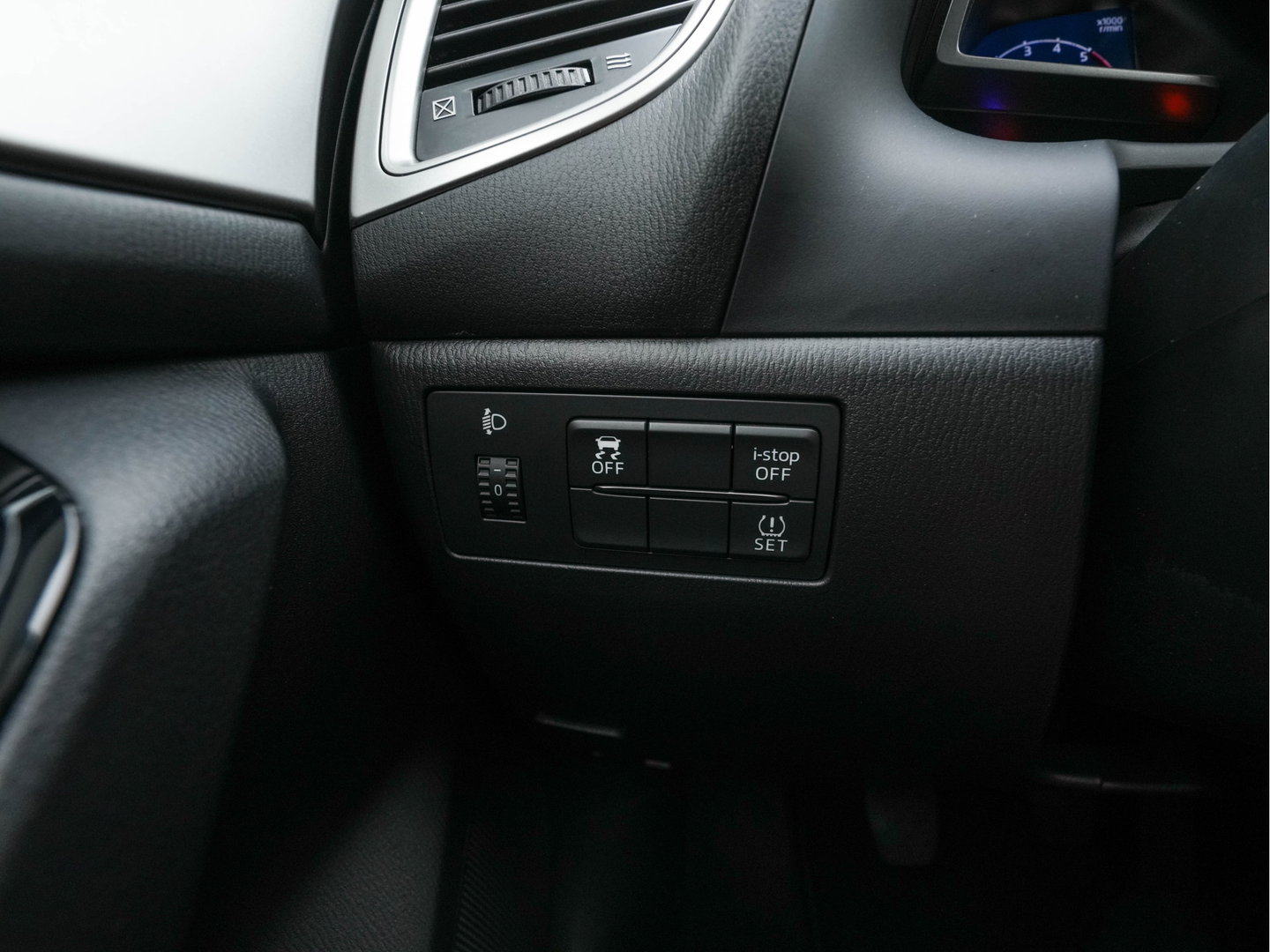 Mazda 3 2.2 SkyActiv-D 150 SkyLease *HEATED-COMFORTSEATS | NAVI-FULLMAP | DAB+ | PRIVACYGLASS | ECC | PDC | CRUISE | 18''ALU*