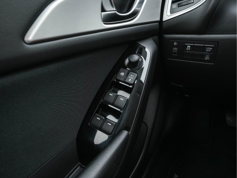 Mazda 3 2.2 SkyActiv-D 150 SkyLease *HEATED-COMFORTSEATS | NAVI-FULLMAP | DAB+ | PRIVACYGLASS | ECC | PDC | CRUISE | 18''ALU*