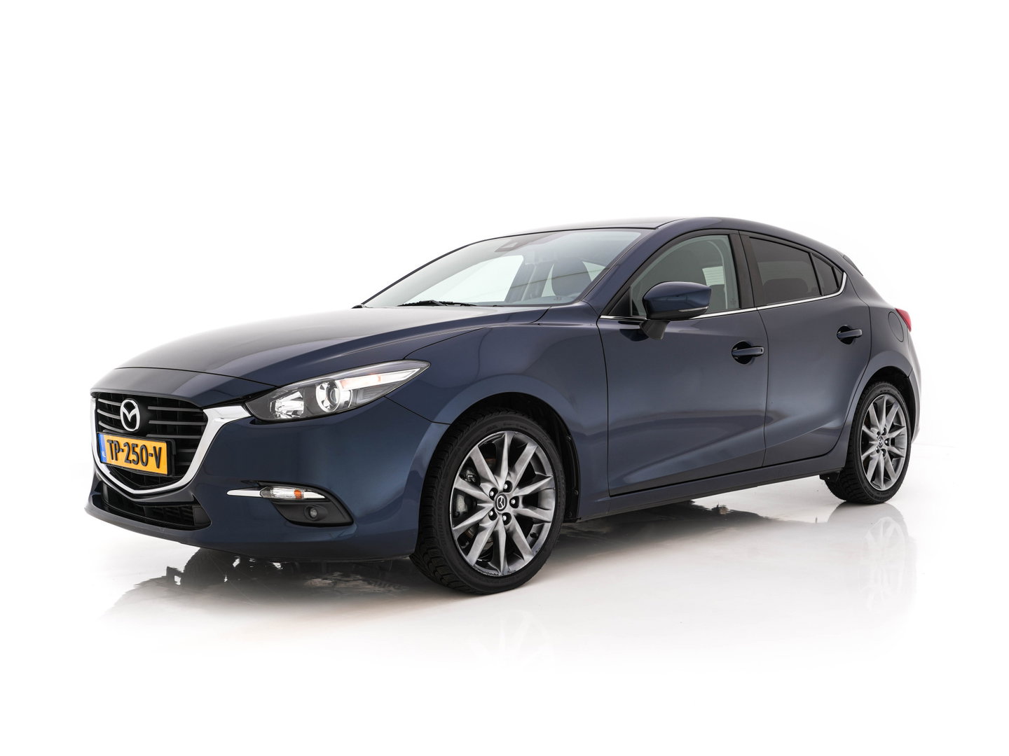 Mazda 3 2.2 SkyActiv-D 150 SkyLease *HEATED-COMFORTSEATS | NAVI-FULLMAP | DAB+ | PRIVACYGLASS | ECC | PDC | CRUISE | 18''ALU*