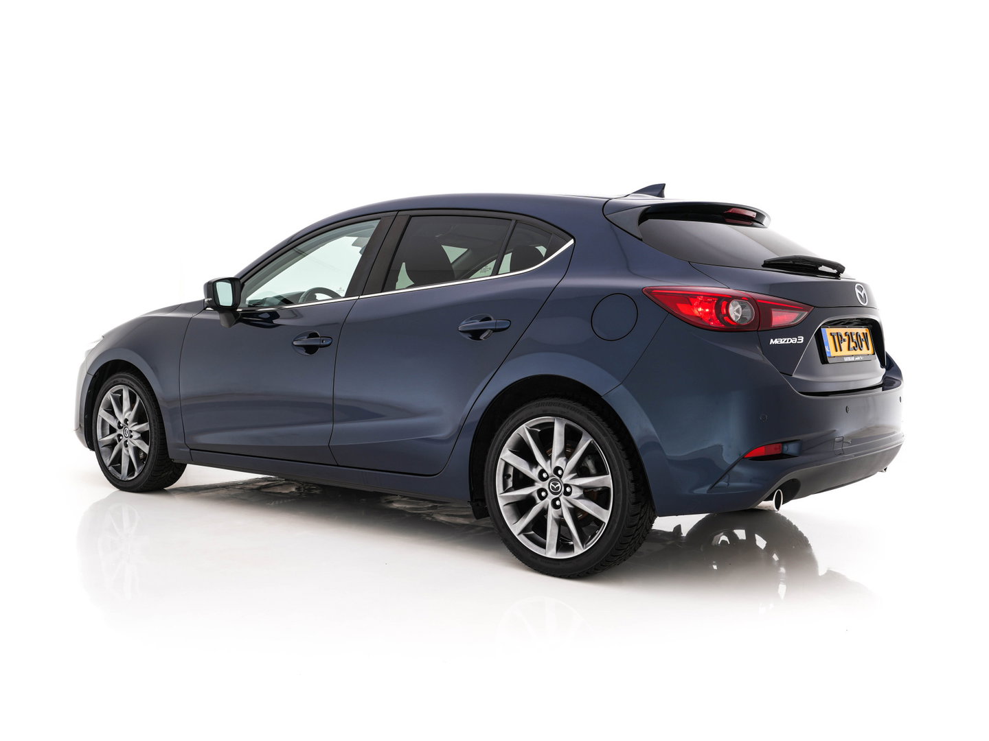 Mazda 3 2.2 SkyActiv-D 150 SkyLease *HEATED-COMFORTSEATS | NAVI-FULLMAP | DAB+ | PRIVACYGLASS | ECC | PDC | CRUISE | 18''ALU*