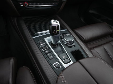 BMW X5 (Plug-In) xDrive40e M-Sportpack iPerformance High Executive Aut. *PANO | LEATHER | FULL-LED | MEMORY-PACK | BLINDSPOT | CAMERA | HIFI-SOUND | NAVI-FULLMAP | SHIFT-PADDLES | PRIVACYGLASS | ECC | HEAD-UP | PDC | CRUISE | 20''ALU*