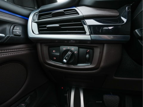 BMW X5 (Plug-In) xDrive40e M-Sportpack iPerformance High Executive Aut. *PANO | LEATHER | FULL-LED | MEMORY-PACK | BLINDSPOT | CAMERA | HIFI-SOUND | NAVI-FULLMAP | SHIFT-PADDLES | PRIVACYGLASS | ECC | HEAD-UP | PDC | CRUISE | 20''ALU*