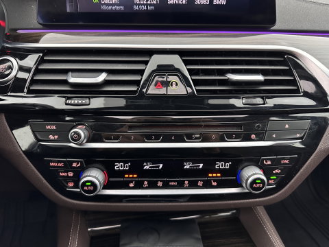 BMW 5 Serie 530e iPerformance High Executive (Plug-in) Aut.*PANO | LEATHER | FULL-LED | TOPVIEW | KEYLESS | HARMAN/KARDON | BLINDSPOT | MEMORY-PACK | HEATED-COMFORTSEATS | DIGI-COCKPIT | AMBIENTLIGHT | NAVI-FULLMAP | 20''ALU*