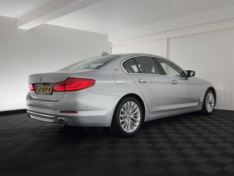 BMW 5 Serie 530e iPerformance High Executive (Plug-in) Aut.*PANO | LEATHER | FULL-LED | TOPVIEW | KEYLESS | HARMAN/KARDON | BLINDSPOT | MEMORY-PACK | HEATED-COMFORTSEATS | DIGI-COCKPIT | AMBIENTLIGHT | NAVI-FULLMAP | 20''ALU*