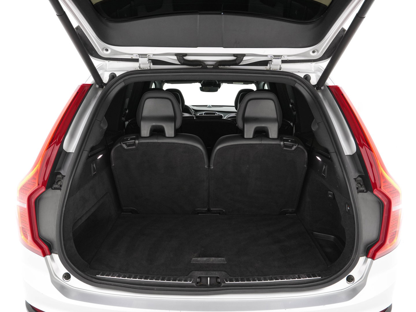 Volvo XC90 2.0 B5 AWD Inscription R-Design Intro Edition [7-Pers.] Aut. *PANO | LEATHER-ALCANTARA | FULL-LED | MEMORY-PACK | BOWERS&WILKINS | BLINDSPOT | KEYLESS | DIGI-COCKPIT | NAVI-FULLMAP | PRIVACYGLASS | HEATED-SPORTSEATS | TOWBAR | 20''ALU*