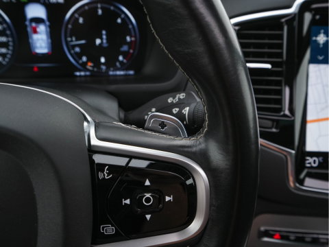 Volvo XC90 2.0 B5 AWD Inscription R-Design Intro Edition [7-Pers.] Aut. *PANO | LEATHER-ALCANTARA | FULL-LED | MEMORY-PACK | BOWERS&WILKINS | BLINDSPOT | KEYLESS | DIGI-COCKPIT | NAVI-FULLMAP | PRIVACYGLASS | HEATED-SPORTSEATS | TOWBAR | 20''ALU*