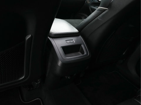 Volvo XC90 2.0 B5 AWD Inscription R-Design Intro Edition [7-Pers.] Aut. *PANO | LEATHER-ALCANTARA | FULL-LED | MEMORY-PACK | BOWERS&WILKINS | BLINDSPOT | KEYLESS | DIGI-COCKPIT | NAVI-FULLMAP | PRIVACYGLASS | HEATED-SPORTSEATS | TOWBAR | 20''ALU*