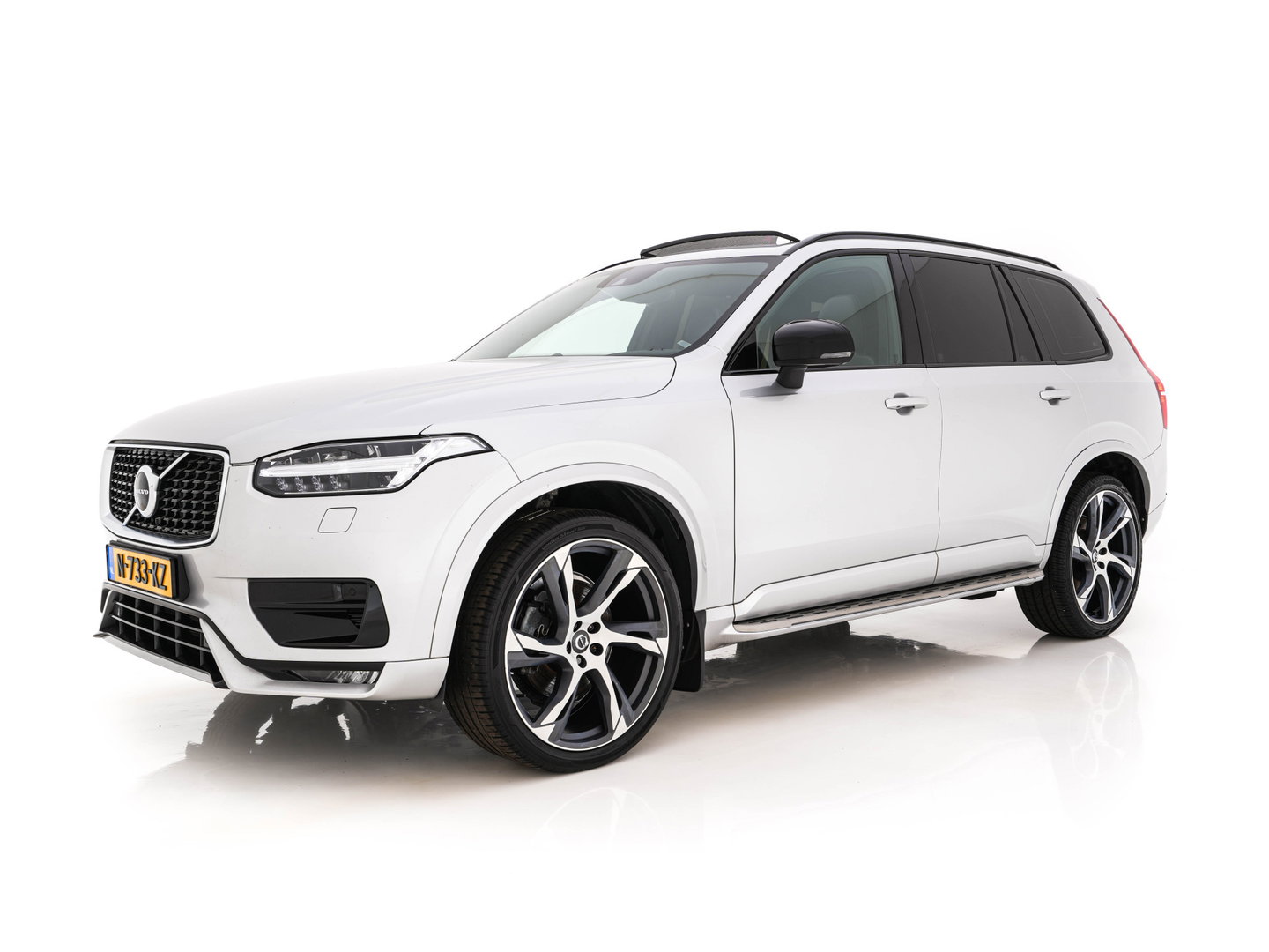 Volvo XC90 2.0 B5 AWD Inscription R-Design Intro Edition [7-Pers.] Aut. *PANO | LEATHER-ALCANTARA | FULL-LED | MEMORY-PACK | BOWERS&WILKINS | BLINDSPOT | KEYLESS | DIGI-COCKPIT | NAVI-FULLMAP | PRIVACYGLASS | HEATED-SPORTSEATS | TOWBAR | 20''ALU*