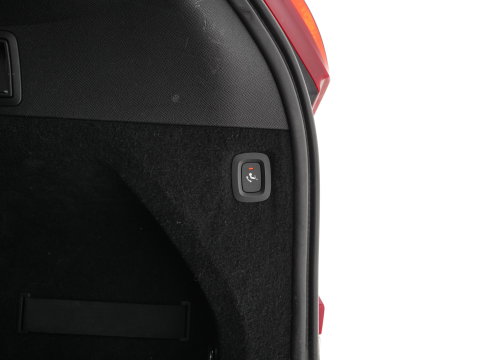 Volvo XC90 2.0 B5 AWD Inscription R-Design Intro Edition [7-Pers.] Aut. *PANO | LEATHER-ALCANTARA | FULL-LED | MEMORY-PACK | BOWERS&WILKINS | BLINDSPOT | KEYLESS | DIGI-COCKPIT | NAVI-FULLMAP | PRIVACYGLASS | HEATED-SPORTSEATS | TOWBAR | 20''ALU*