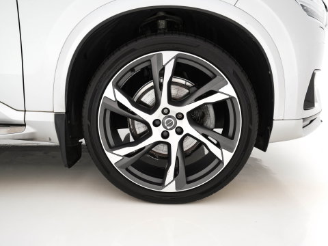 Volvo XC90 2.0 B5 AWD Inscription R-Design Intro Edition [7-Pers.] Aut. *PANO | LEATHER-ALCANTARA | FULL-LED | MEMORY-PACK | BOWERS&WILKINS | BLINDSPOT | KEYLESS | DIGI-COCKPIT | NAVI-FULLMAP | PRIVACYGLASS | HEATED-SPORTSEATS | TOWBAR | 20''ALU*