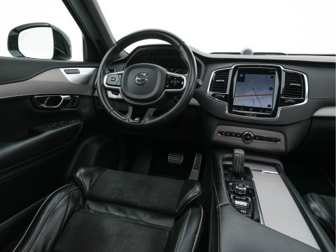 Volvo XC90 2.0 B5 AWD Inscription R-Design Intro Edition [7-Pers.] Aut. *PANO | LEATHER-ALCANTARA | FULL-LED | MEMORY-PACK | BOWERS&WILKINS | BLINDSPOT | KEYLESS | DIGI-COCKPIT | NAVI-FULLMAP | PRIVACYGLASS | HEATED-SPORTSEATS | TOWBAR | 20''ALU*