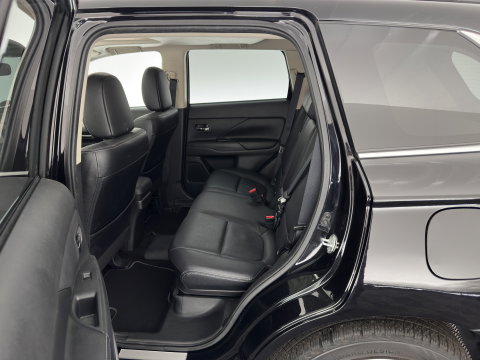 Mitsubishi Outlander 2.0 PHEV Instyle+ (Plug-In) Aut.* FULL-LEATHER | XENON | NAVI-FULLMAP | KEYLESS | CAMERA | HEATED-COMFORTSEATS | ECC | SHIFT-PADDELS | PDC | CRUISE | DAB | TOWBAR | PRIVACY-GLASS | LANE-ASSIST | 18'' ALU*