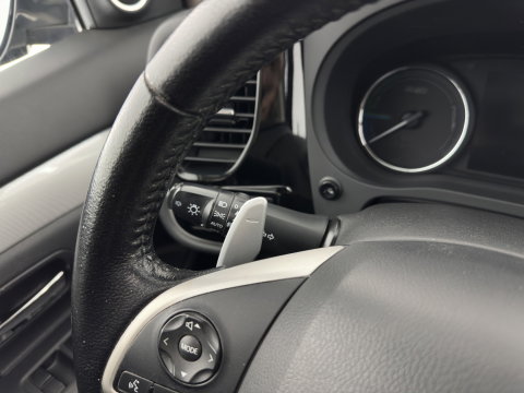 Mitsubishi Outlander 2.0 PHEV Instyle+ (Plug-In) Aut.* FULL-LEATHER | XENON | NAVI-FULLMAP | KEYLESS | CAMERA | HEATED-COMFORTSEATS | ECC | SHIFT-PADDELS | PDC | CRUISE | DAB | TOWBAR | PRIVACY-GLASS | LANE-ASSIST | 18'' ALU*