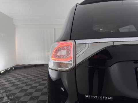 Mitsubishi Outlander 2.0 PHEV Instyle+ (Plug-In) Aut.* FULL-LEATHER | XENON | NAVI-FULLMAP | KEYLESS | CAMERA | HEATED-COMFORTSEATS | ECC | SHIFT-PADDELS | PDC | CRUISE | DAB | TOWBAR | PRIVACY-GLASS | LANE-ASSIST | 18'' ALU*