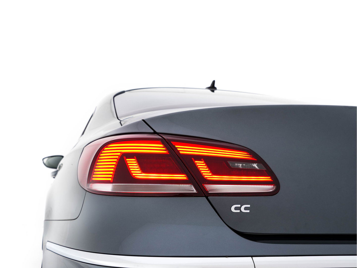 Volkswagen CC 1.8 TSI Aut. *LEATHER | BI-XENON | HEATED-SPORTSEATS | NAVI-FULLMAP | ECC | PDC | CRUISE | SHIFTPADDLES | PRIVACY-GLASS | TOWBAR | 18''ALU*