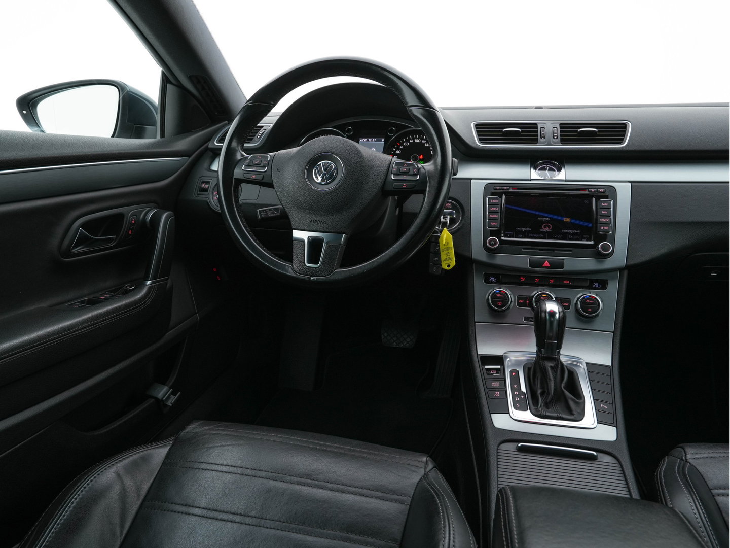 Volkswagen CC 1.8 TSI Aut. *LEATHER | BI-XENON | HEATED-SPORTSEATS | NAVI-FULLMAP | ECC | PDC | CRUISE | SHIFTPADDLES | PRIVACY-GLASS | TOWBAR | 18''ALU*