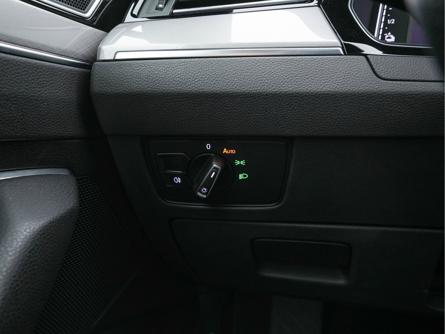 Volkswagen Passat 1.4 TSI GTE Business (Plug-In) (INCL-BTW) Aut. *FULL-LED | DIGI-COCKPIT | ADAPTIVE-CRUISE | NAVI-FULLMAP | KEYLESS | DAB+ | COMFORT-SEATS | SHIFTPADDLES | PRIVACY-GLASS | PDC | CAMERA | CARPLAY | 17''ALU*