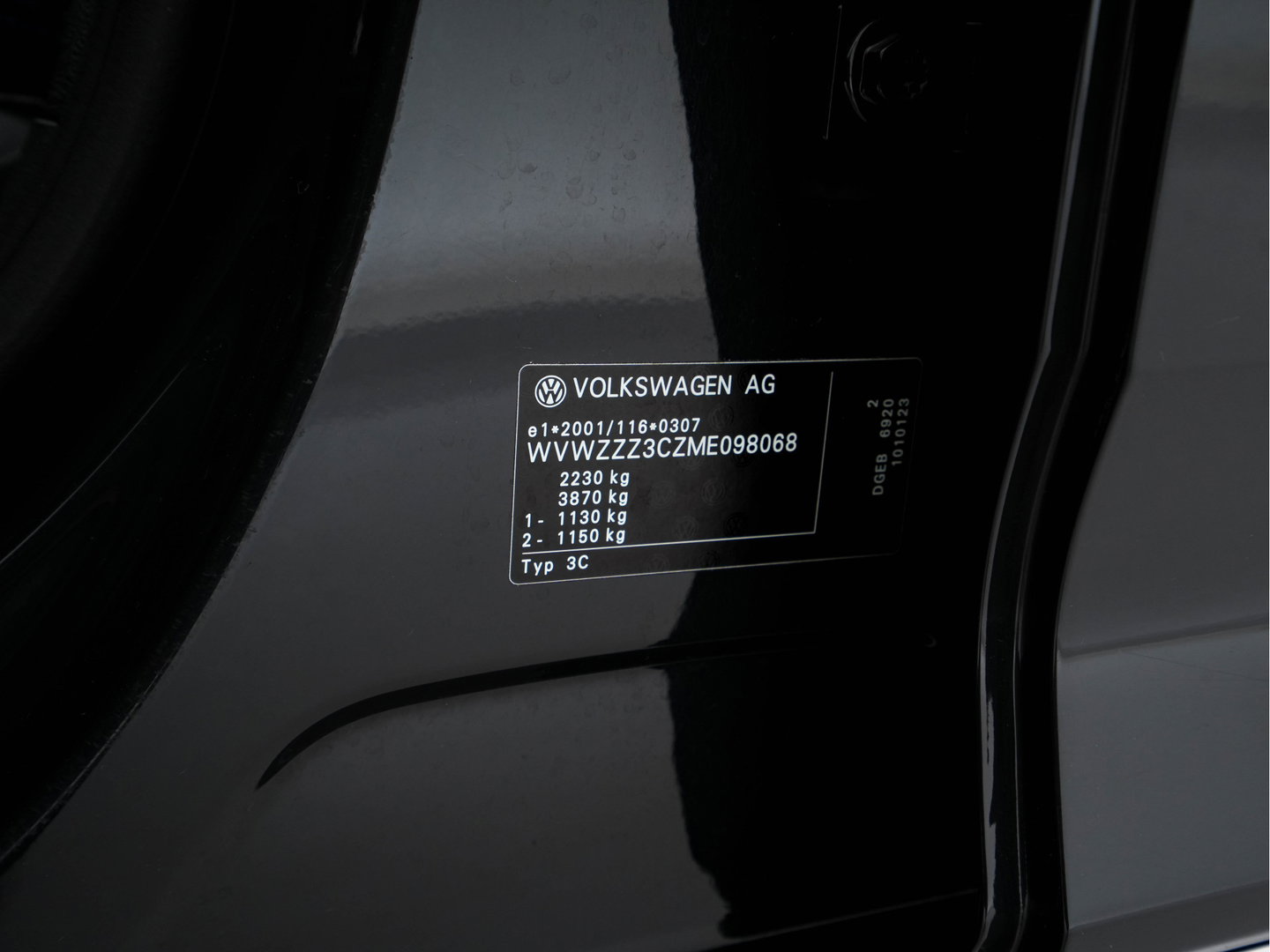 Volkswagen Passat 1.4 TSI GTE Business (Plug-In) (INCL-BTW) Aut. *FULL-LED | DIGI-COCKPIT | ADAPTIVE-CRUISE | NAVI-FULLMAP | KEYLESS | DAB+ | COMFORT-SEATS | SHIFTPADDLES | PRIVACY-GLASS | PDC | CAMERA | CARPLAY | 17''ALU*