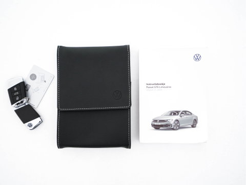Volkswagen Passat 1.4 TSI GTE Business (Plug-In) (INCL-BTW) Aut. *FULL-LED | DIGI-COCKPIT | ADAPTIVE-CRUISE | NAVI-FULLMAP | KEYLESS | DAB+ | COMFORT-SEATS | SHIFTPADDLES | PRIVACY-GLASS | PDC | CAMERA | CARPLAY | 17''ALU*