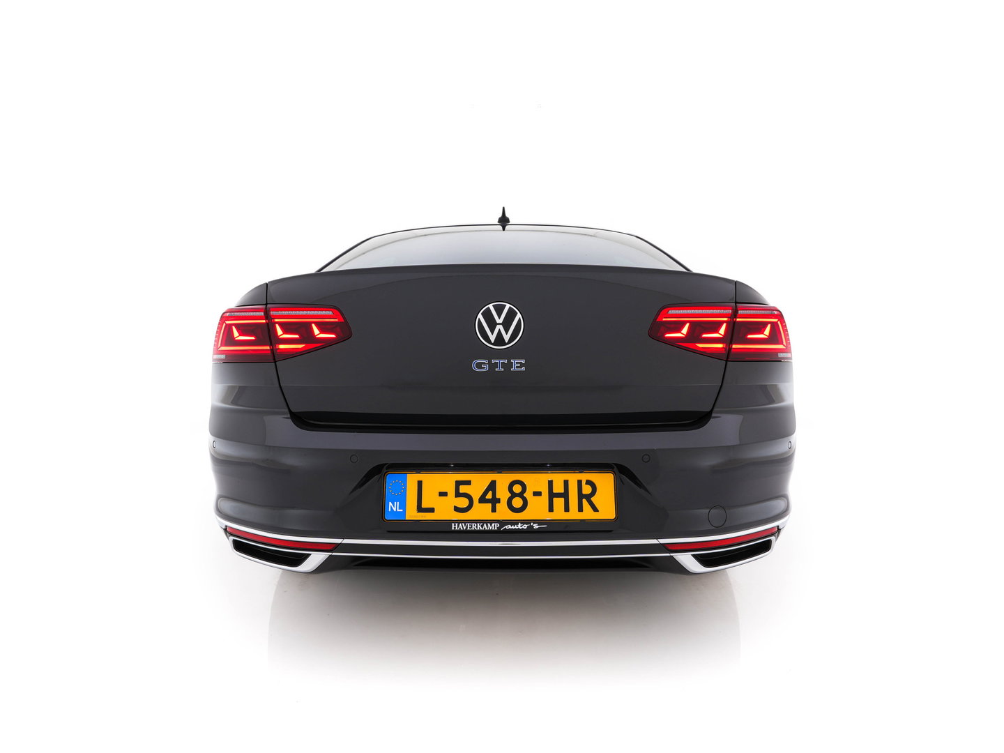 Volkswagen Passat 1.4 TSI GTE Business (Plug-In) (INCL-BTW) Aut. *FULL-LED | DIGI-COCKPIT | ADAPTIVE-CRUISE | NAVI-FULLMAP | KEYLESS | DAB+ | COMFORT-SEATS | SHIFTPADDLES | PRIVACY-GLASS | PDC | CAMERA | CARPLAY | 17''ALU*