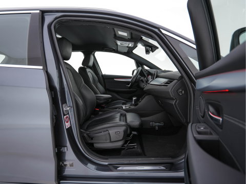 BMW 2 Serie Active Tourer 216d Sportline Corporate Lease High Executive Aut. *LEATHER | FULL-LED | HEATED-SPORTSEATS | NAVI-FULLMAP | ECC | HEAD-UP | PDC | CRUISE | 18''ALU*