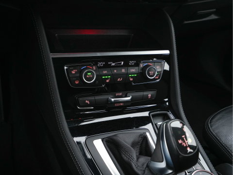 BMW 2 Serie Active Tourer 216d Sportline Corporate Lease High Executive Aut. *LEATHER | FULL-LED | HEATED-SPORTSEATS | NAVI-FULLMAP | ECC | HEAD-UP | PDC | CRUISE | 18''ALU*