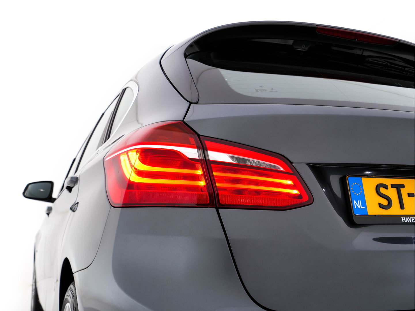 BMW 2 Serie Active Tourer 216d Sportline Corporate Lease High Executive Aut. *LEATHER | FULL-LED | HEATED-SPORTSEATS | NAVI-FULLMAP | ECC | HEAD-UP | PDC | CRUISE | 18''ALU*