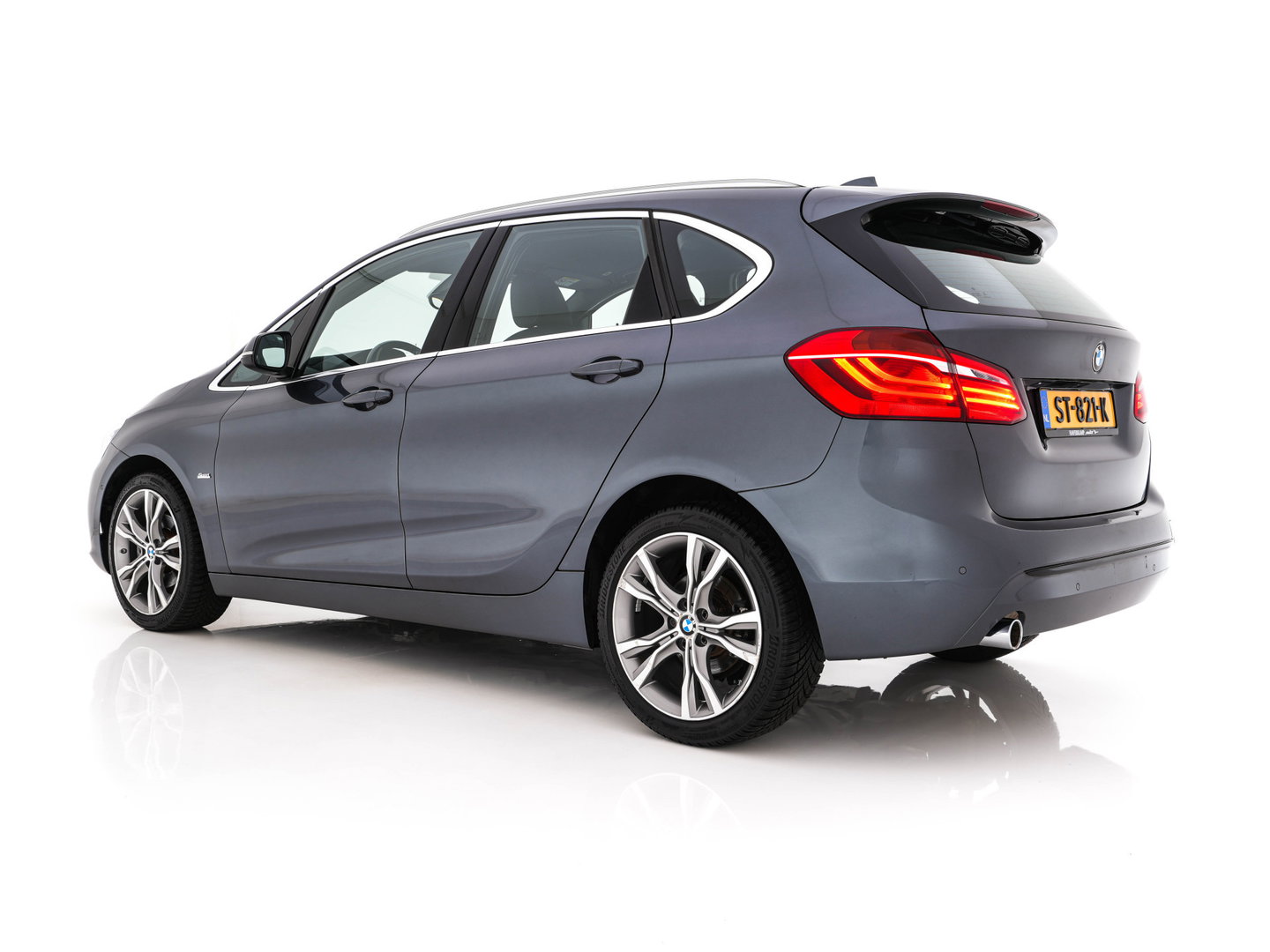 BMW 2 Serie Active Tourer 216d Sportline Corporate Lease High Executive Aut. *LEATHER | FULL-LED | HEATED-SPORTSEATS | NAVI-FULLMAP | ECC | HEAD-UP | PDC | CRUISE | 18''ALU*