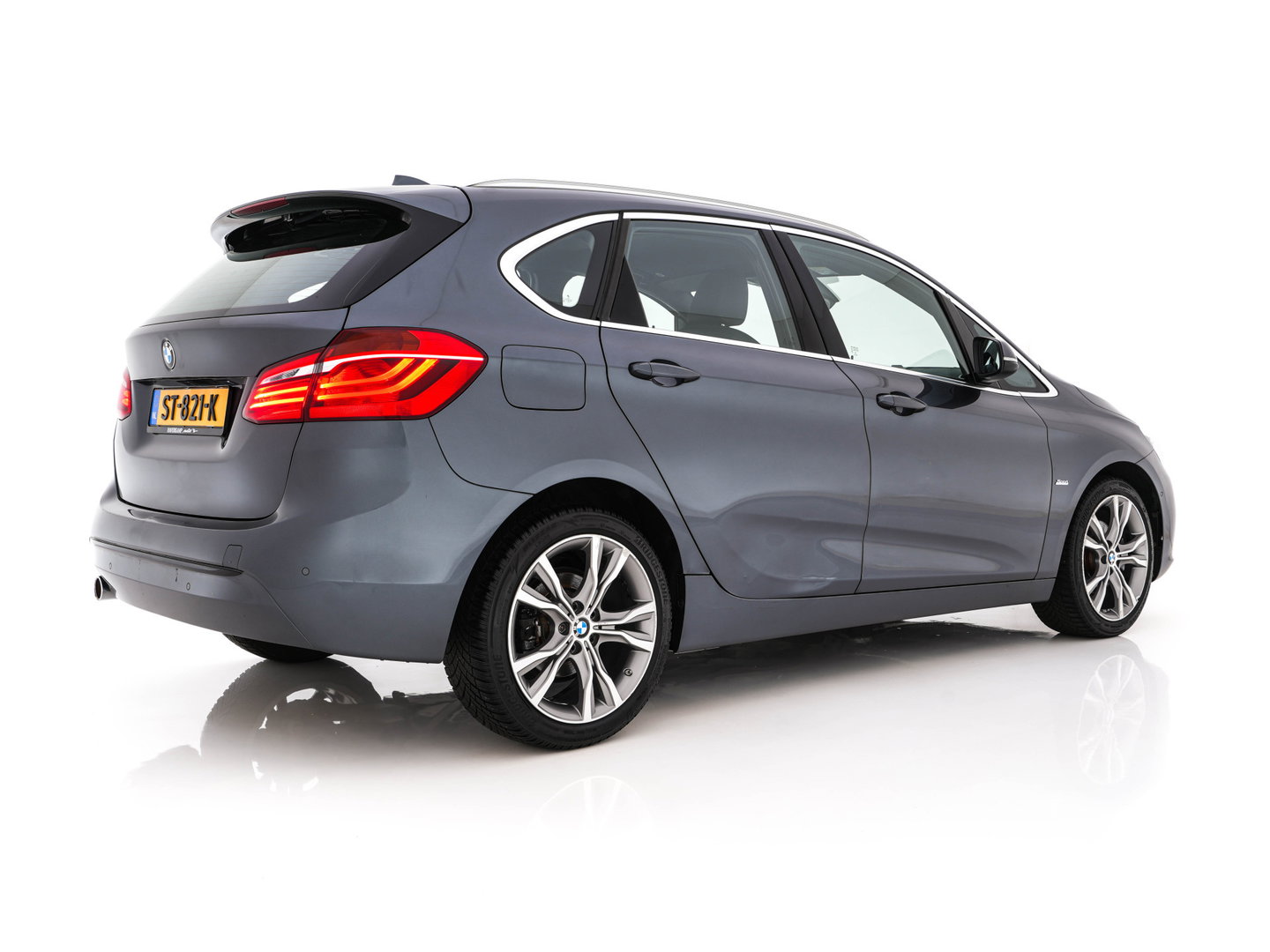 BMW 2 Serie Active Tourer 216d Sportline Corporate Lease High Executive Aut. *LEATHER | FULL-LED | HEATED-SPORTSEATS | NAVI-FULLMAP | ECC | HEAD-UP | PDC | CRUISE | 18''ALU*