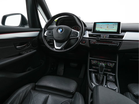 BMW 2 Serie Active Tourer 216d Sportline Corporate Lease High Executive Aut. *LEATHER | FULL-LED | HEATED-SPORTSEATS | NAVI-FULLMAP | ECC | HEAD-UP | PDC | CRUISE | 18''ALU*