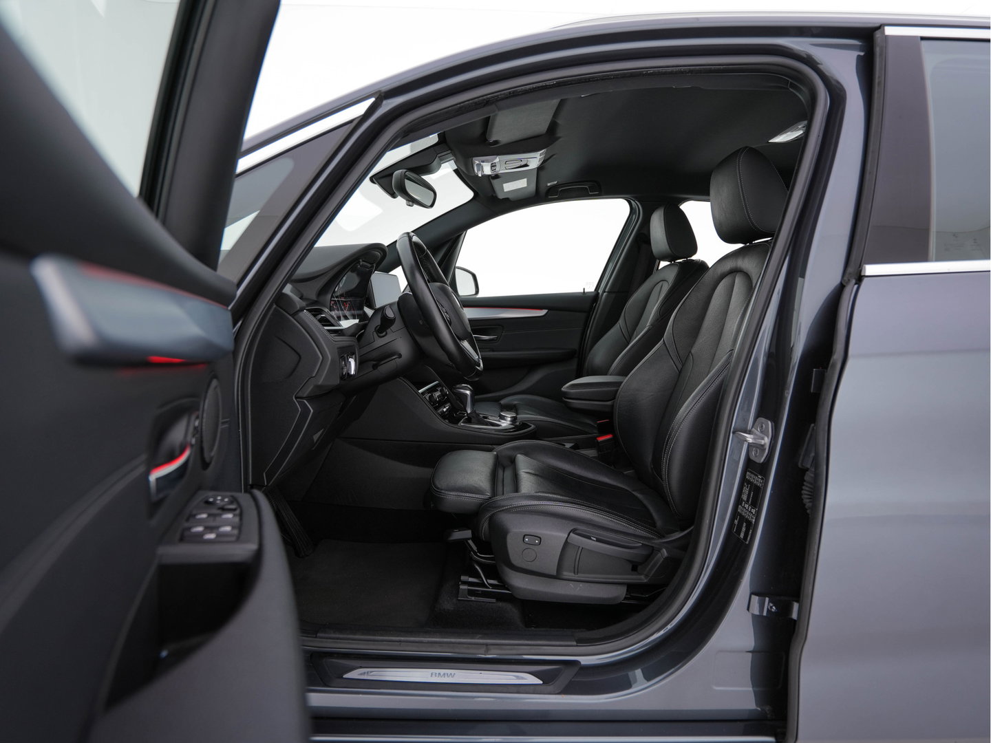 BMW 2 Serie Active Tourer 216d Sportline Corporate Lease High Executive Aut. *LEATHER | FULL-LED | HEATED-SPORTSEATS | NAVI-FULLMAP | ECC | HEAD-UP | PDC | CRUISE | 18''ALU*