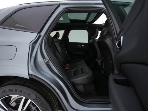 Volvo XC60 2.0 B5 R-Design Business Pro (INCL-BTW) Aut. *PANO | LEATHER | MEMORY-PACK | HEATED-SPORTSEATS | CAMERA | NAVI-FULLMAP | SHIFTPADDLES | PRIVACY-GLASS | AIRSUSPENSION | ECC | PDC | CRUISE | 19''ALU