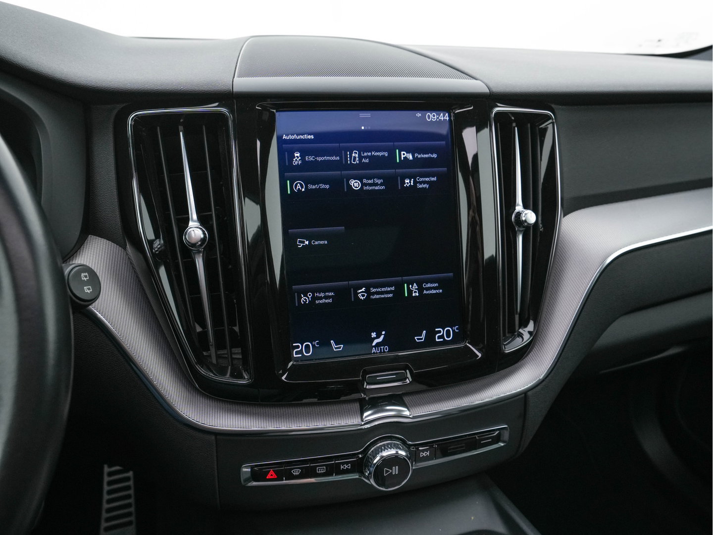 Volvo XC60 2.0 B5 R-Design Business Pro (INCL-BTW) Aut. *PANO | LEATHER | MEMORY-PACK | HEATED-SPORTSEATS | CAMERA | NAVI-FULLMAP | SHIFTPADDLES | PRIVACY-GLASS | AIRSUSPENSION | ECC | PDC | CRUISE | 19''ALU