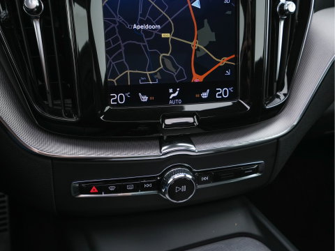 Volvo XC60 2.0 B5 R-Design Business Pro (INCL-BTW) Aut. *PANO | LEATHER | MEMORY-PACK | HEATED-SPORTSEATS | CAMERA | NAVI-FULLMAP | SHIFTPADDLES | PRIVACY-GLASS | AIRSUSPENSION | ECC | PDC | CRUISE | 19''ALU