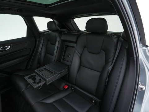 Volvo XC60 2.0 B5 R-Design Business Pro (INCL-BTW) Aut. *PANO | LEATHER | MEMORY-PACK | HEATED-SPORTSEATS | CAMERA | NAVI-FULLMAP | SHIFTPADDLES | PRIVACY-GLASS | AIRSUSPENSION | ECC | PDC | CRUISE | 19''ALU